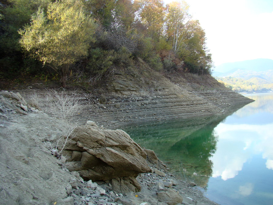 Un giro intorno al Lago del Salto
